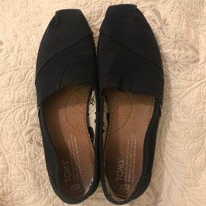 Women’s Toms shoes